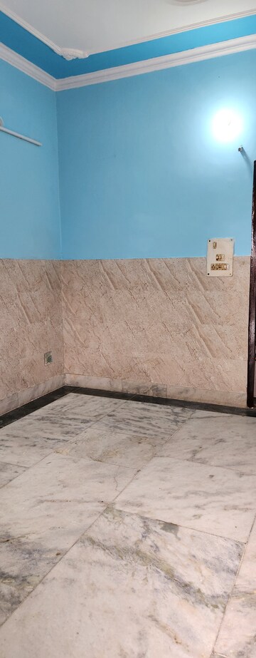 Master Bedroom in 1.5 BHK Independent House at Sector 31 – for Rent