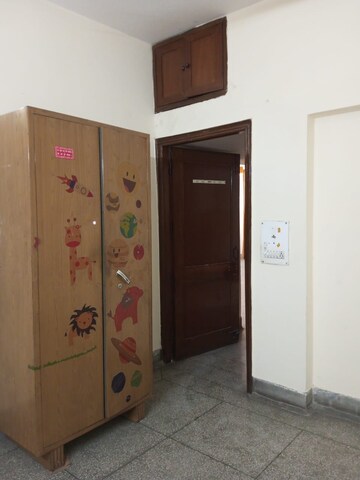 Master Bedroom in 3 BHK Builder Floor at Palam Vihar Residents Association, Palam Vihar – for Rent