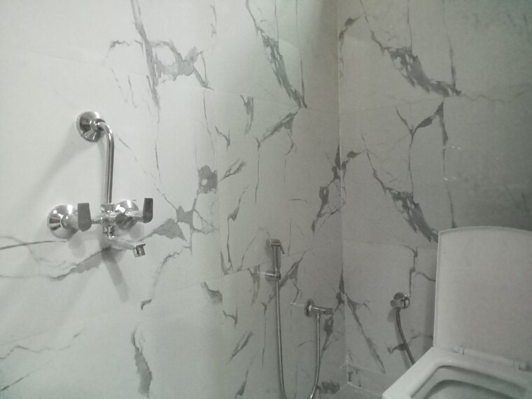 Bathroom, mahavir enclave 1 3 Bedroom 900 Sq.Ft. Builder Floor In Mahavir Enclave 1 Delhi 8457425