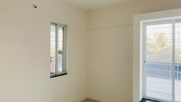 Room in 2 BHK Apartment at VJ YashOne Infinitee, Tathawade – for Rent