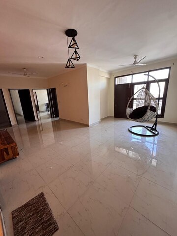 Room in 3 BHK Apartment at Kharar Road – for Rent