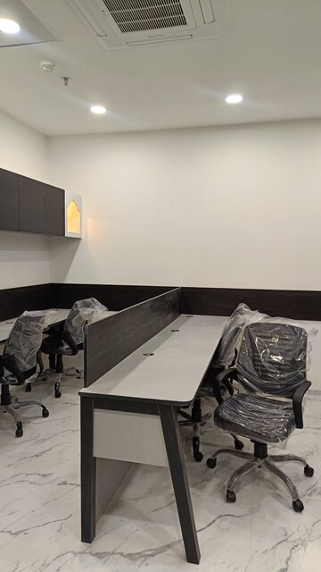  Office Space For Rent in Mani Casadona, New Town