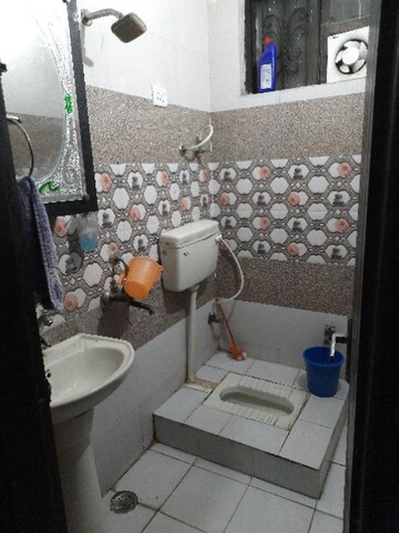 Building Lobby in 2 BHK Builder Floor at Dlf Ankur Vihar – for Rent
