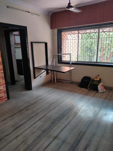 Room in 1 BHK Apartment at Borivali West – for Rent