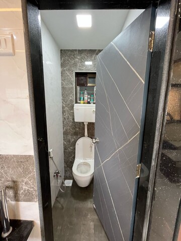 Attached Bathroom in 1 BHK Apartment at Marwadi Wadi Tower, Parel – for Rent