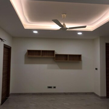 Room in 3 BHK Builder Floor at Sector 46 – for Rent