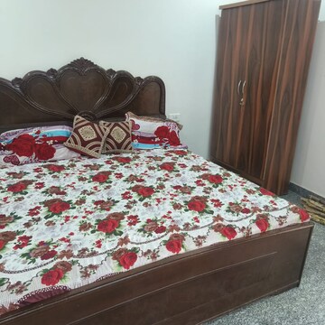 Bedroom in 2 BHK Builder Floor at Sector 46 – for Rent