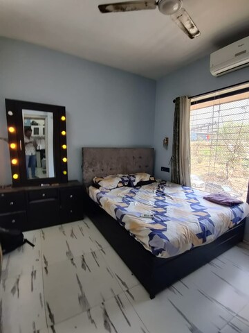 Bedroom in 2 BHK Apartment at Green View CHS Goregaon, Goregaon East – for Rent
