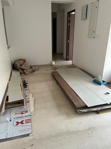 Master Bedroom in 3 BHK Apartment at Kalpataru Radiance, Goregaon West – for Rent