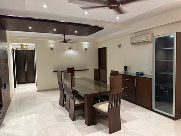 Living Room in 4 BHK Apartment at DLF The Royalton Tower, Dlf Phase V – for Rent