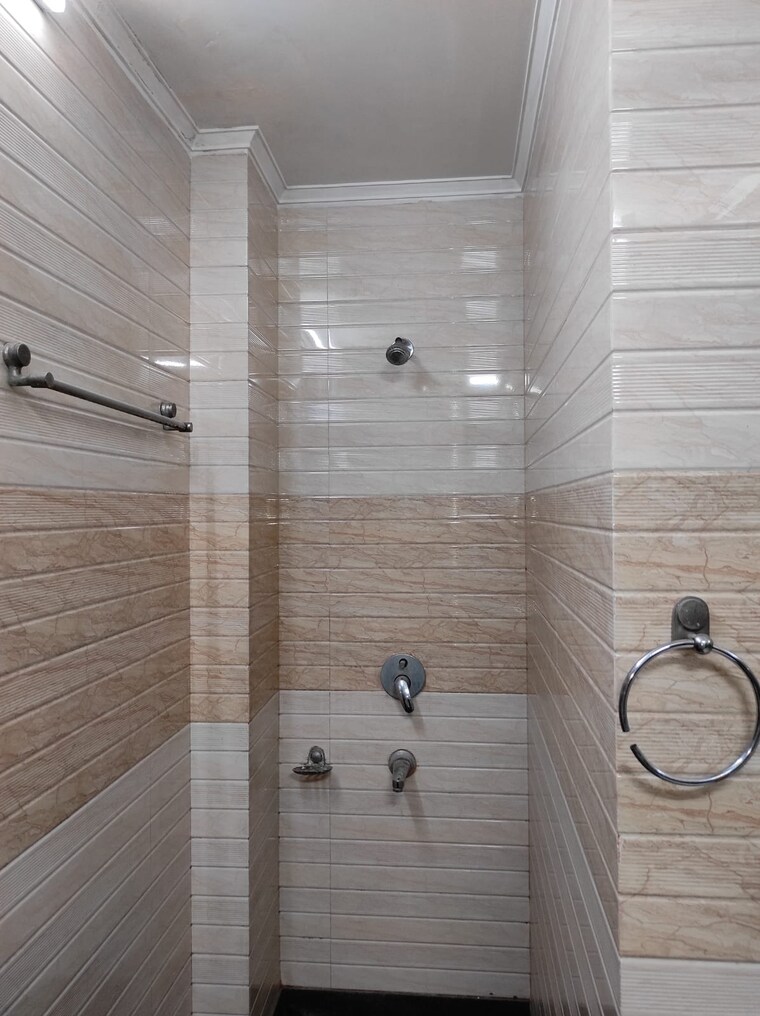 Bathroom, lajpat nagar 4 2 Bedroom 900 Sq.Ft. Builder Floor In Lajpat Nagar 4 Delhi 8458016
