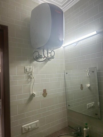 Bathroom in 3.5 BHK Builder Floor at Ardee City, Sector 52 – for Rent