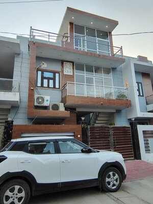 Living Room in 3 BHK Independent House at Gomti Nagar – for Sale
