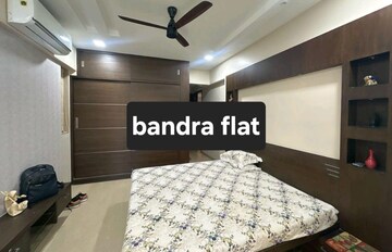 Bedroom in 3 BHK Apartment at Bandra West – for Rent
