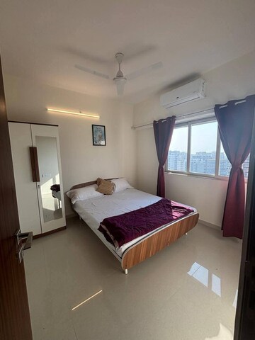 Master Bedroom in 2 BHK Apartment at Omkar Signet, Malad East – for Rent
