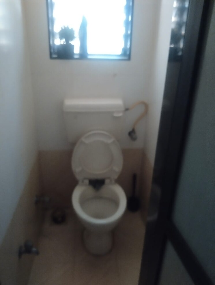 Bathroom, kurla west 1 Bedroom 450 Sq.Ft. Apartment In Kurla West Mumbai 8458172