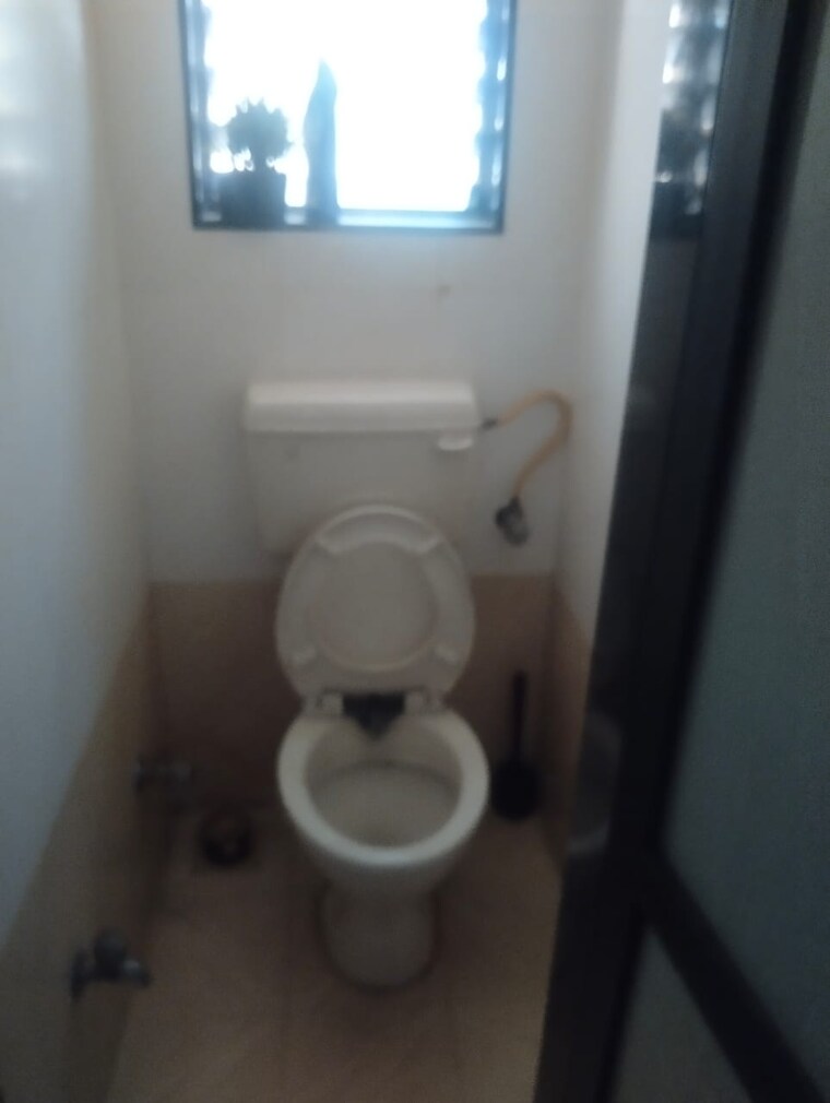 Bathroom, kurla west 1 Bedroom 450 Sq.Ft. Apartment In Kurla West Mumbai 8458172