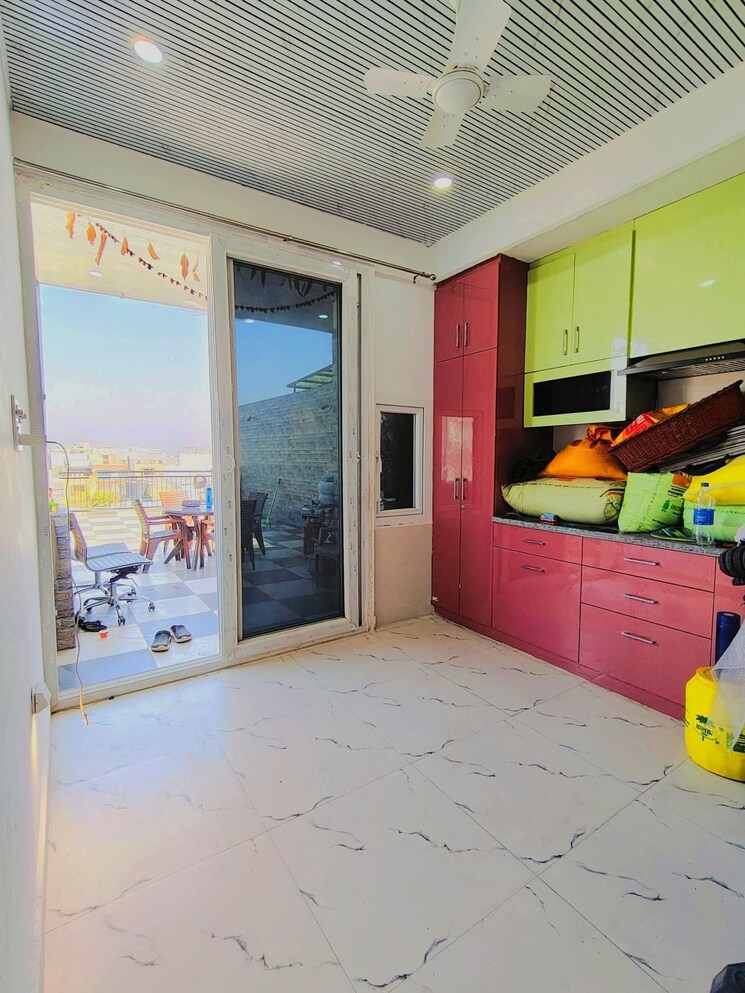 Gym, paryavaran complex 1 Bedroom 450 Sq.Ft. Builder Floor In Paryavaran Complex Delhi 8458170