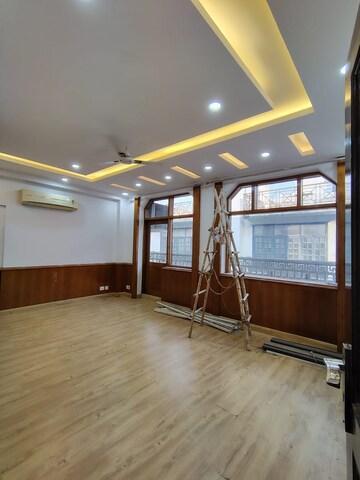 Room in 3 BHK Builder Floor at Sheikh Sarai – for Rent