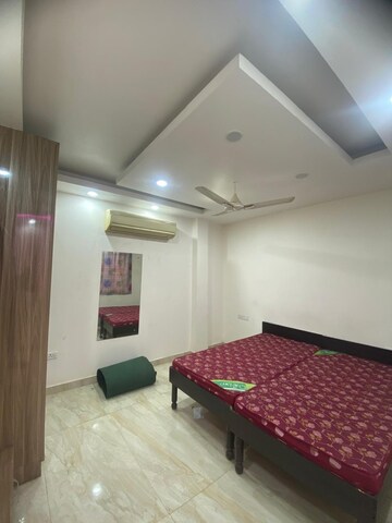 Bedroom in 3 BHK Builder Floor at Sheikh Sarai – for Rent