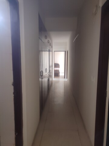 Master Bedroom in 3 BHK Apartment at DLF The Carlton Estate, Dlf Phase V – for Rent