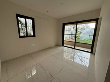 Master Bedroom in 2.5 BHK Apartment at Magarpatta Nova, Mundhwa – for Sale
