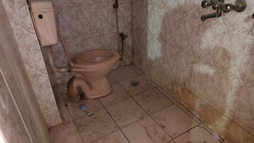 Bathroom in 1 BHK Builder Floor at Vaishali Sector 2 – for Rent