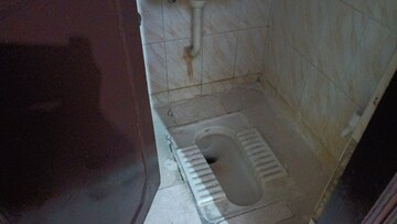 Bathroom in 1 BHK Builder Floor at Vaishali Sector 2 – for Rent