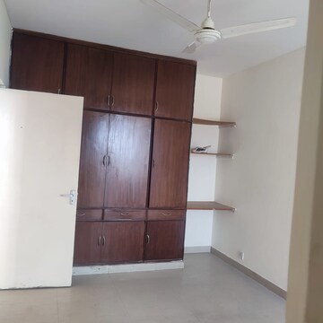 3 BHK Apartment For Rent in DLF The Wellington Estate, Dlf Phase V