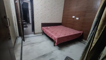 Bedroom in 3.5 BHK Builder Floor at Spring Field, Sector 31 – for Rent