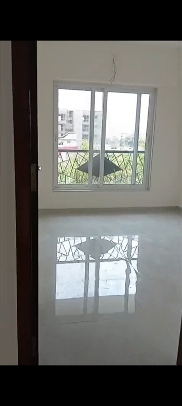 Master Bedroom in 2 BHK Apartment at Sumit Gurukrishna, Vile Parle East – for Rent