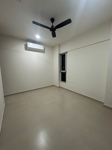 Master Bedroom in 2 BHK Apartment at Piramal Vaikunth, Balkum Pada – for Rent