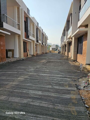 3 BHK Villa – Exterior View View at Sector 16b Greater Noida - for Sale