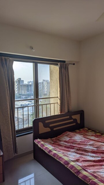 Master Bedroom in 4 BHK Apartment at Kumar Parc Residences, Hadapsar – for Sale