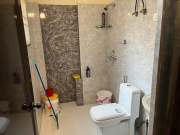 Bathroom in 3 BHK Villa at Amrapali Dream Valley, Tech Zone 4 Greater Noida – for Rent