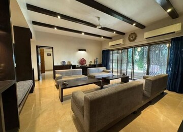Bedroom in 2 BHK Apartment at Hiranandani Gardens, Powai – for Rent