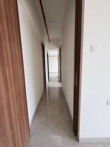 Furnished Amenities in 2 BHK Apartment at Sheth Irene, Malad West – for Rent