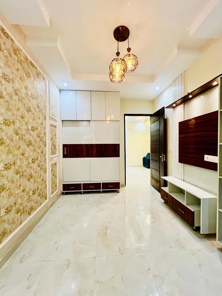 Room, ludhiana chandigarh hwy 3 Bedroom 1700 Sq.Ft. Apartment In LudhianA Chandigarh Hwy Mohali 8458631