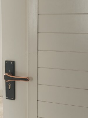  3 BHK Apartment at Shaheen Bagh – for Sale