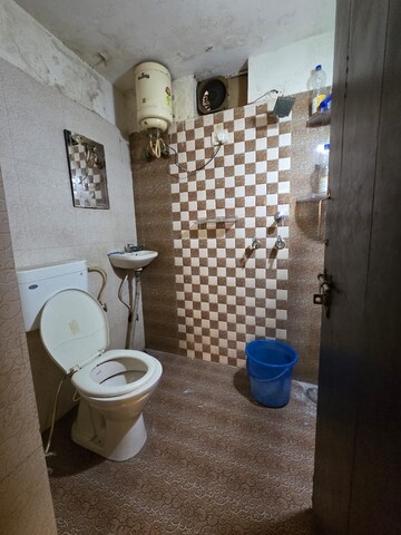 Bathroom in 1 RK Apartment at Vaishali Nagar – for Rent