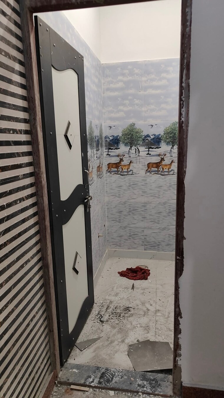 Bathroom, meerut cantt 4 Bedroom 100 Sq.Yd. Independent House In Meerut Cantt Meerut 8458766