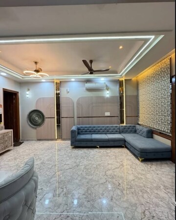 Master Bedroom in 4 BHK Builder Floor at Sector 37 – for Rent