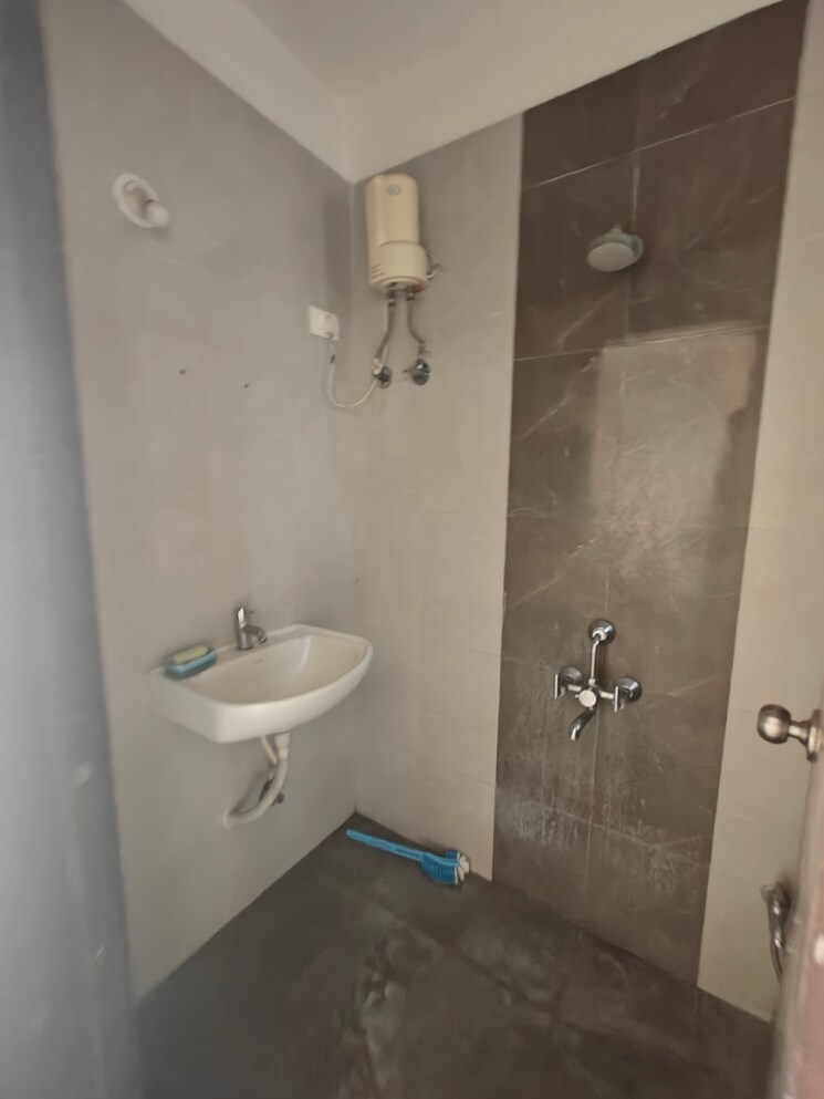 Bathroom, shree-krishna-paradise 3 Bedroom 1760 Sq.Ft. Apartment In Kharghar Navi Mumbai 8458896