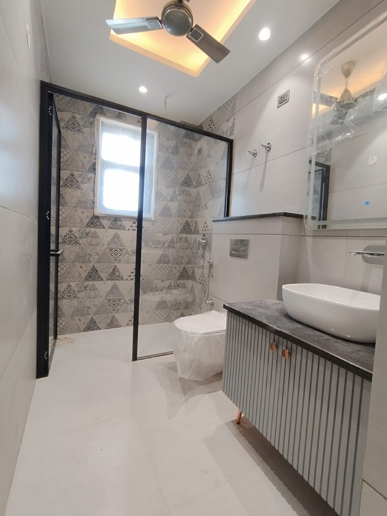 Bathroom, sector 57 4 Bedroom 2200 Sq.Ft. Builder Floor In Sector 57 Gurgaon 8459003