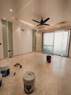 Building Lobby in 4 BHK Builder Floor at Sector 57 – for Sale