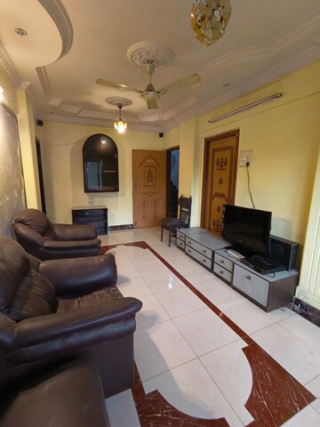 Master Bedroom in 4 BHK Apartment at Imperial Heights Goregaon West, Goregaon West – for Rent