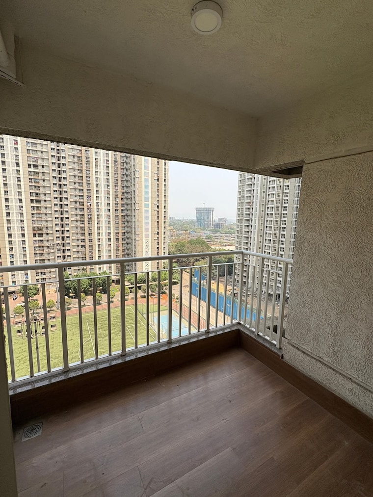 Balcony, lodha-amara 2 Bedroom 1000 Sq.Ft. Apartment In Kolshet Road Thane 8459016