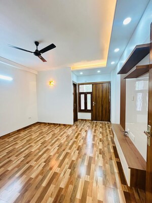 Bedroom in 3 BHK Builder Floor at Sector 48 – for Sale
