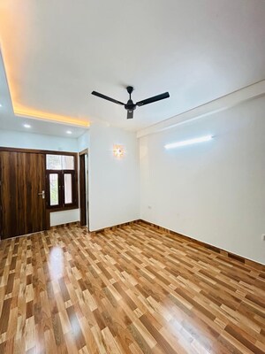 Bedroom in 3 BHK Builder Floor at Sector 48 – for Sale