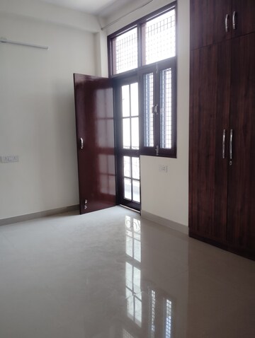 Master Bedroom in 3 BHK Independent House at Sector 41 – for Rent